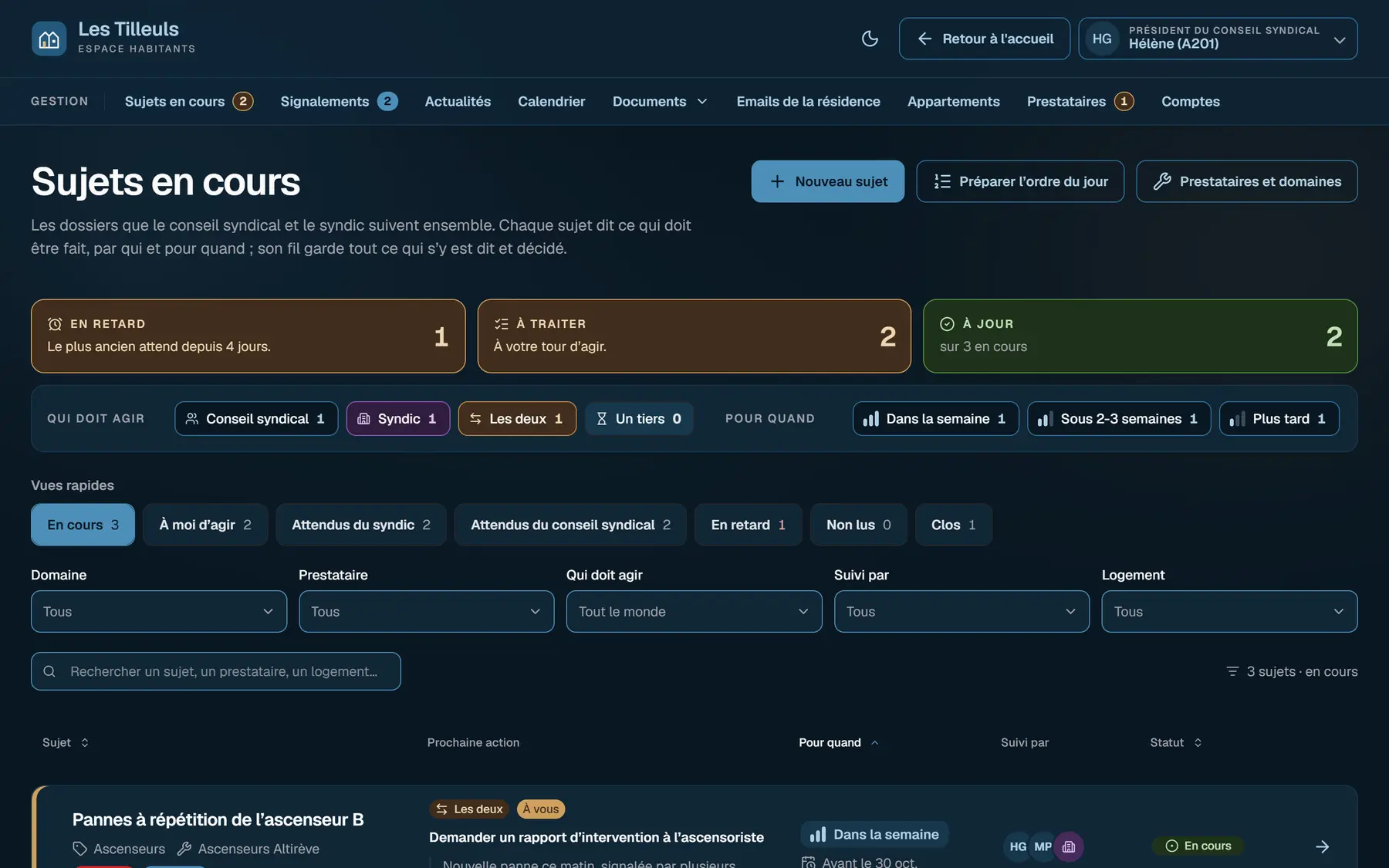 La page «&nbsp;Sujets en cours&nbsp;» en thème sombre&nbsp;: compteurs des sujets en retard et à traiter, vues rapides et liste des sujets